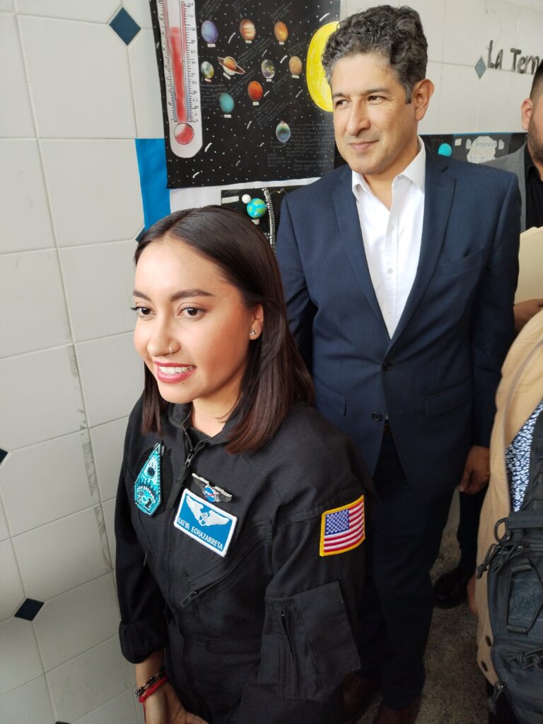 Katya Echazarreta, las niñas y la ciencia. - ZMG Noticias