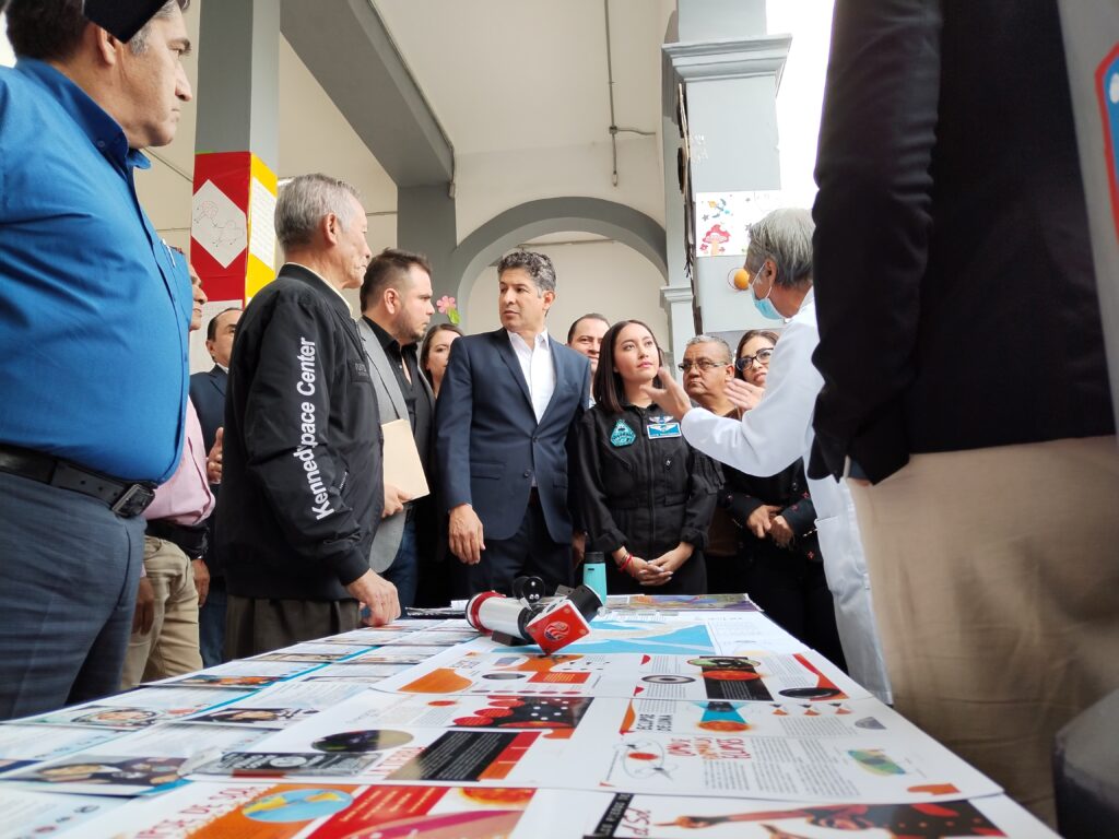 Katya Echazarreta, las niñas y la ciencia. - ZMG Noticias