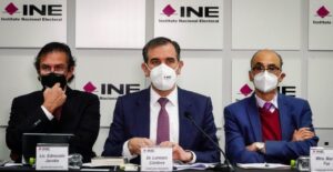 Por posibles riesgos a la democracia, INE impugnará Plan B de AMLO