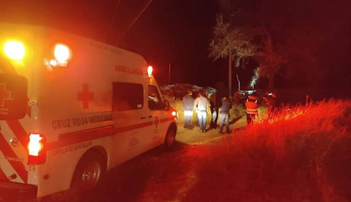 Volcadura en Capilla de Guadalupe deja un saldo de cuatro muertos - ZMG Noticias Volcadura en Capilla de Guadalupe deja un saldo de cuatro muertos - ZMG Noticias