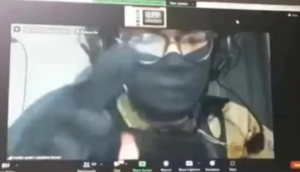VIDEO: Hombre amenaza a alumnos de secundaria en Chihuahua durante clase en línea