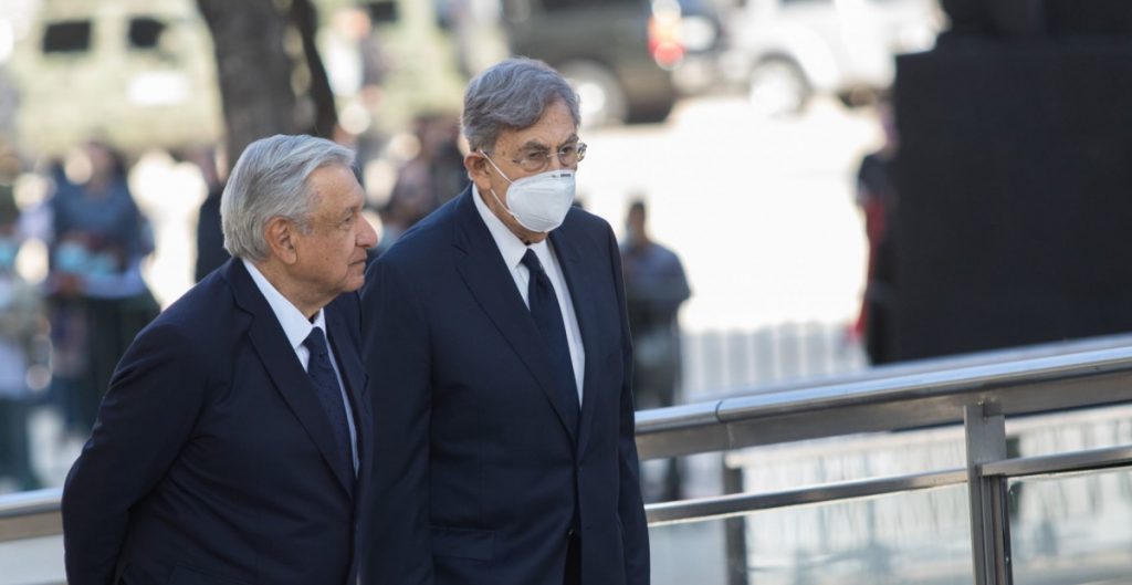 AMLO asegura que Cárdenas es su adversario político tras su inclusión en Mexicolectivo, organización que calificó como conservadora