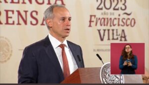 COVID-19 va en descenso en México, dice López-Gatell