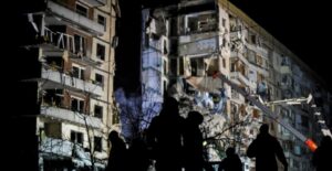 40 muertos y 46 desaparecidos por ataque ruso con misiles a edificio residencial en Dnipró