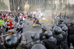 59 muertos han dejado las protestas en Perú, pero “el Gobierno está firme”, dice Baluarte