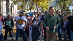 Continúan plantón en casa Jalisco - ZMG Noticias