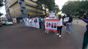 Se manifiestan para exigir que no dejen de buscar a los cuatro jóvenes desaparecidos en Zacatecas. - ZMG Noticias