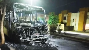 Otra vez queman coches y tiendas en Guanajuato (videos)
