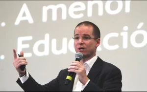 “Es esquizofrénica” la política exterior de AMLO: Ricardo Anaya