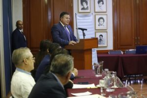 Al cumplir 8 años en el cargo, Ricardo Suro Gutiérrez rindió su informe en la Fiscalía Especializada en Delitos Electorales - ZMG Noticias