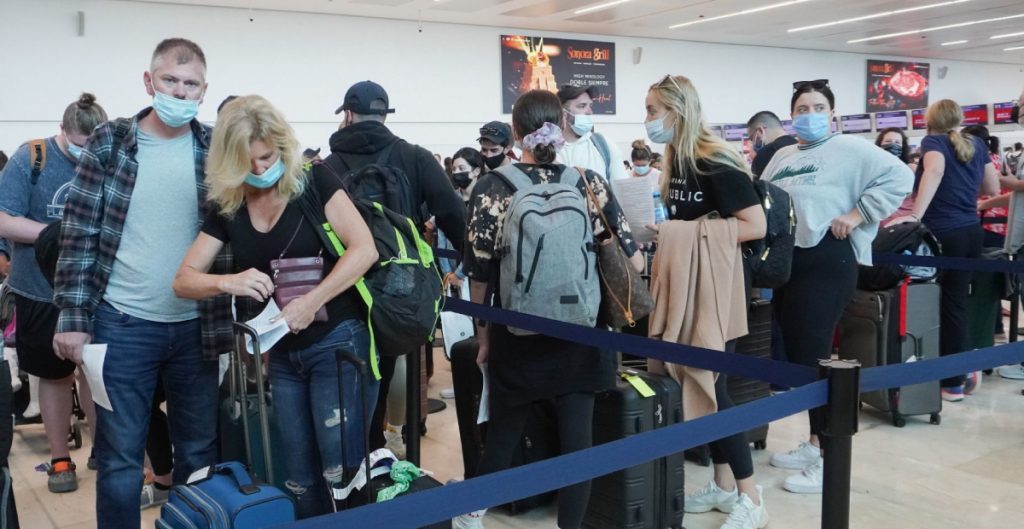Bulgaria exige a México explicaciones por deportar a turistas del país e impedirles contactar con su embajada