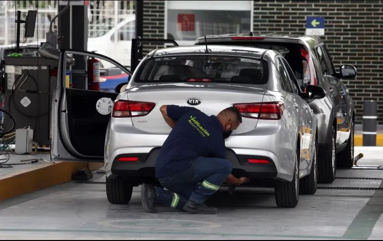 Ven negocio multimillonario en programa de verificación vehicular