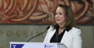 “Pobre abogada Yazmín”: AMLO tras ataques por supuesto plagio de tesis