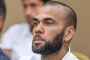 ADN de Dani Alves es la principal prueba en su contra; piden siga en prisión