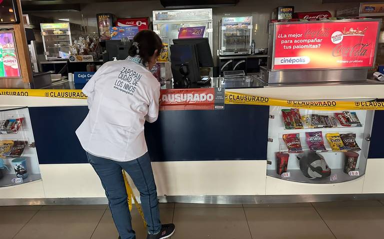 Clausuran dulcería en cine por encontrar cucarachas, moscas y palomas
