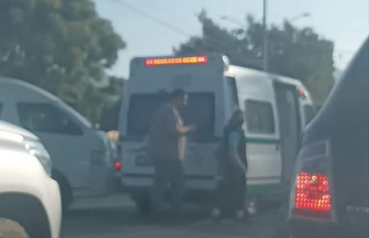 Choca con ambulancia por no respetar el paso - ZMG Noticias