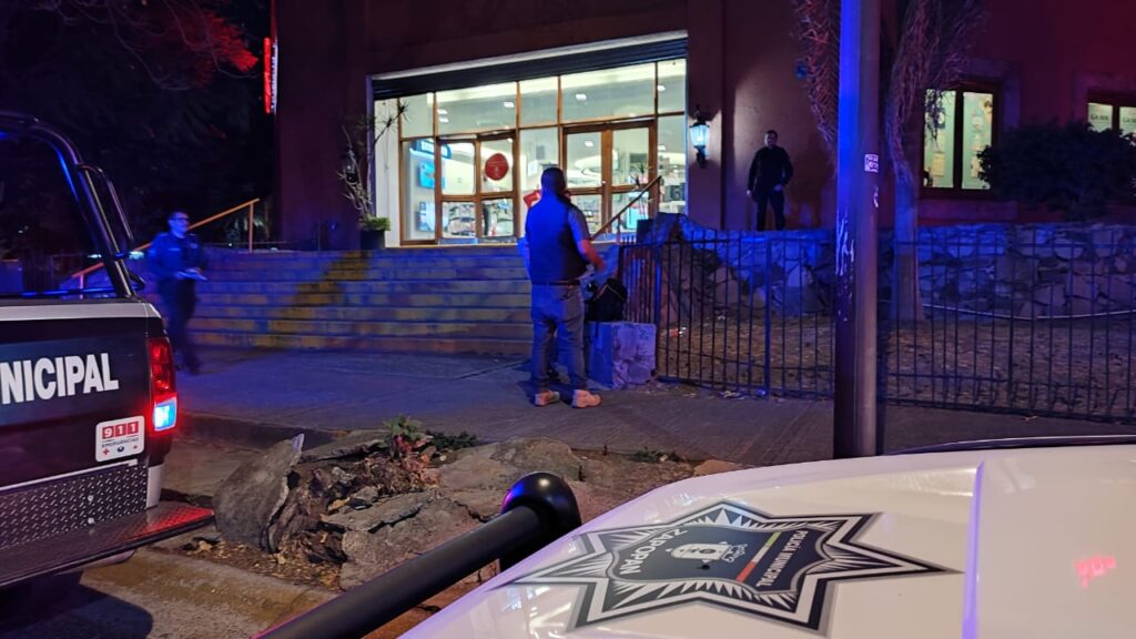 Muere guardia de seguridad por frustrar un robo en una tienda departamental; el responsable está detenido. - ZMG Noticias