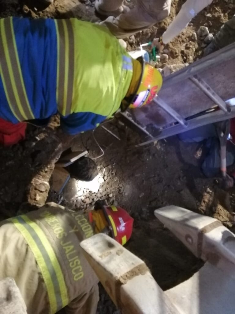 Colapsa pozo en Zapoltitic - ZMG Noticias