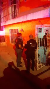 Con operativo Centro Histórico y UBDP, policías llevan a casa a joven extraviado.<br> - ZMG Noticias