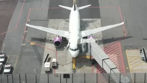Hoy entra en vigor decreto para cerrar operaciones de carga en el AICM