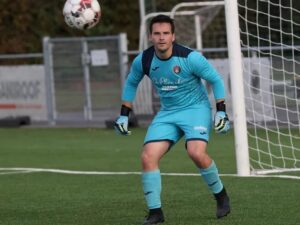 Portero belga muere en pleno partido luego de parar un penal