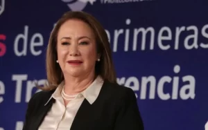 Académicos exigen la renuncia de la ministra Yasmín Esquivel