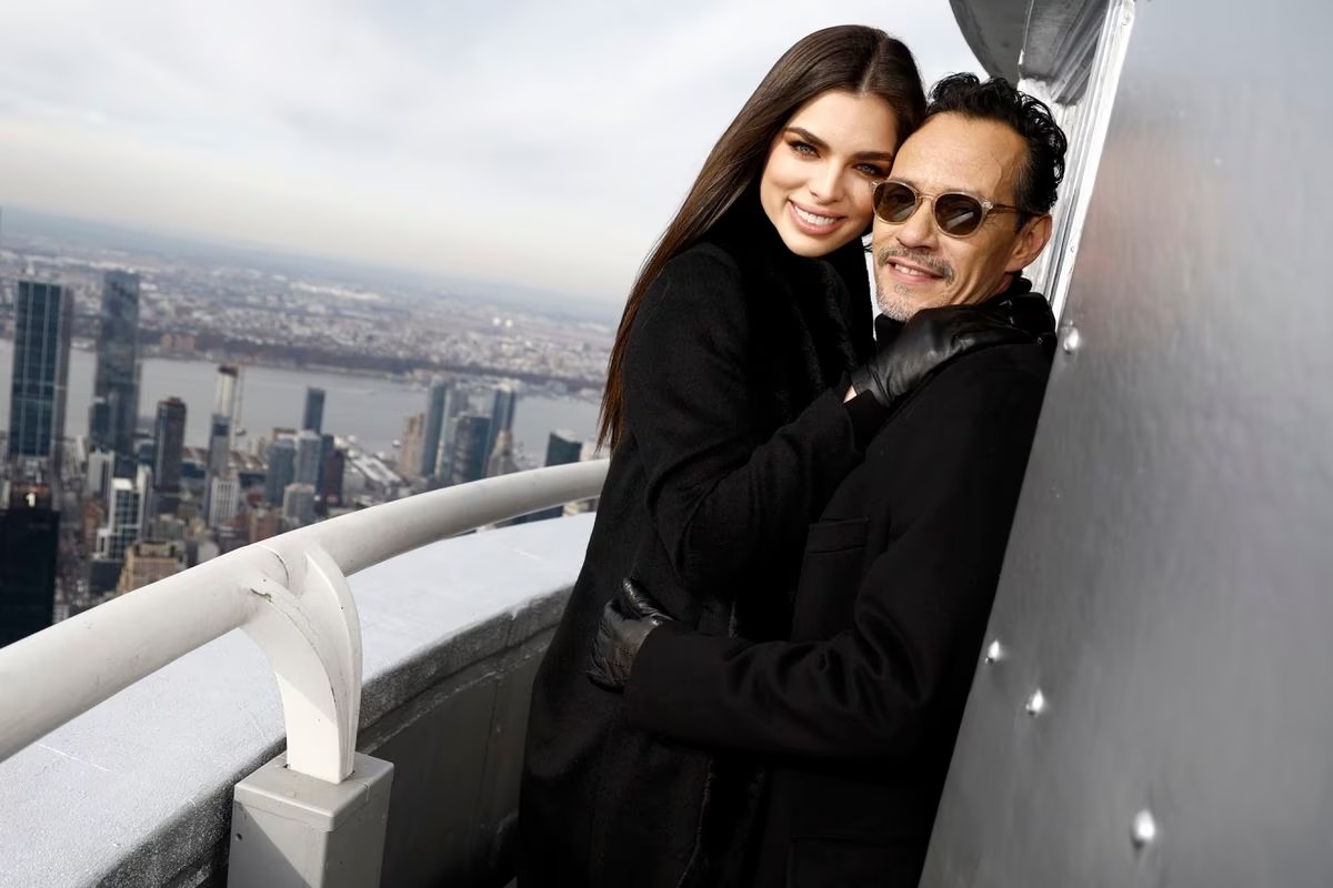 Marc Anthony y Nadia Ferreira anuncian embarazo 18 días después de su boda