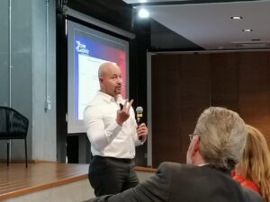 Para crecer, los empresarios ya no pueden trabajar solos, asegura asesor Damián Zepeda - ZMG Noticias