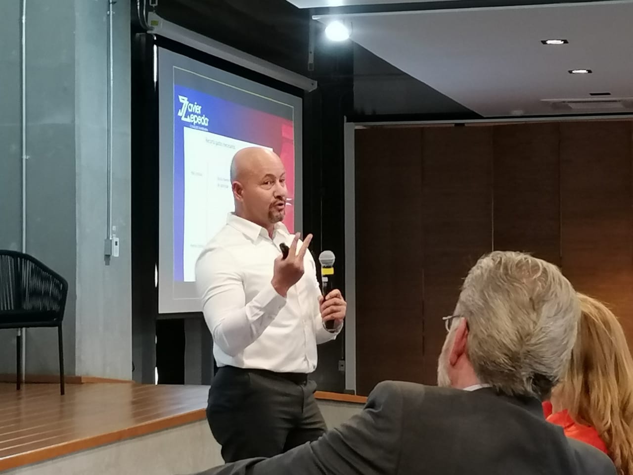 Para crecer, los empresarios ya no pueden trabajar solos, asegura asesor Damián Zepeda - ZMG Noticias