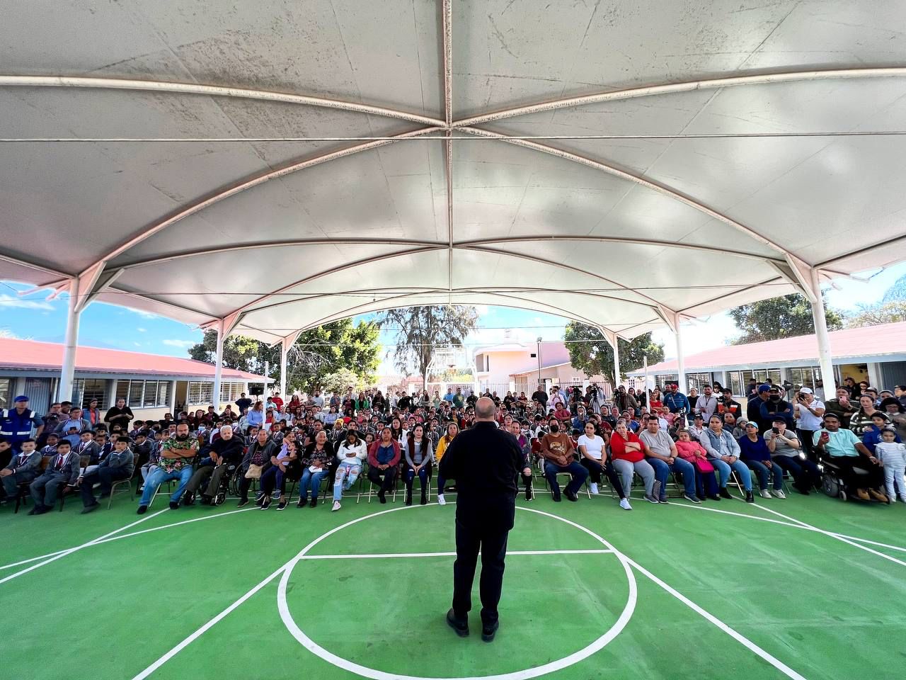 En gira por zona sur, celebra gobernador nacimiento de la primera bebé en Hospital Regional de Arandas - ZMG Noticias