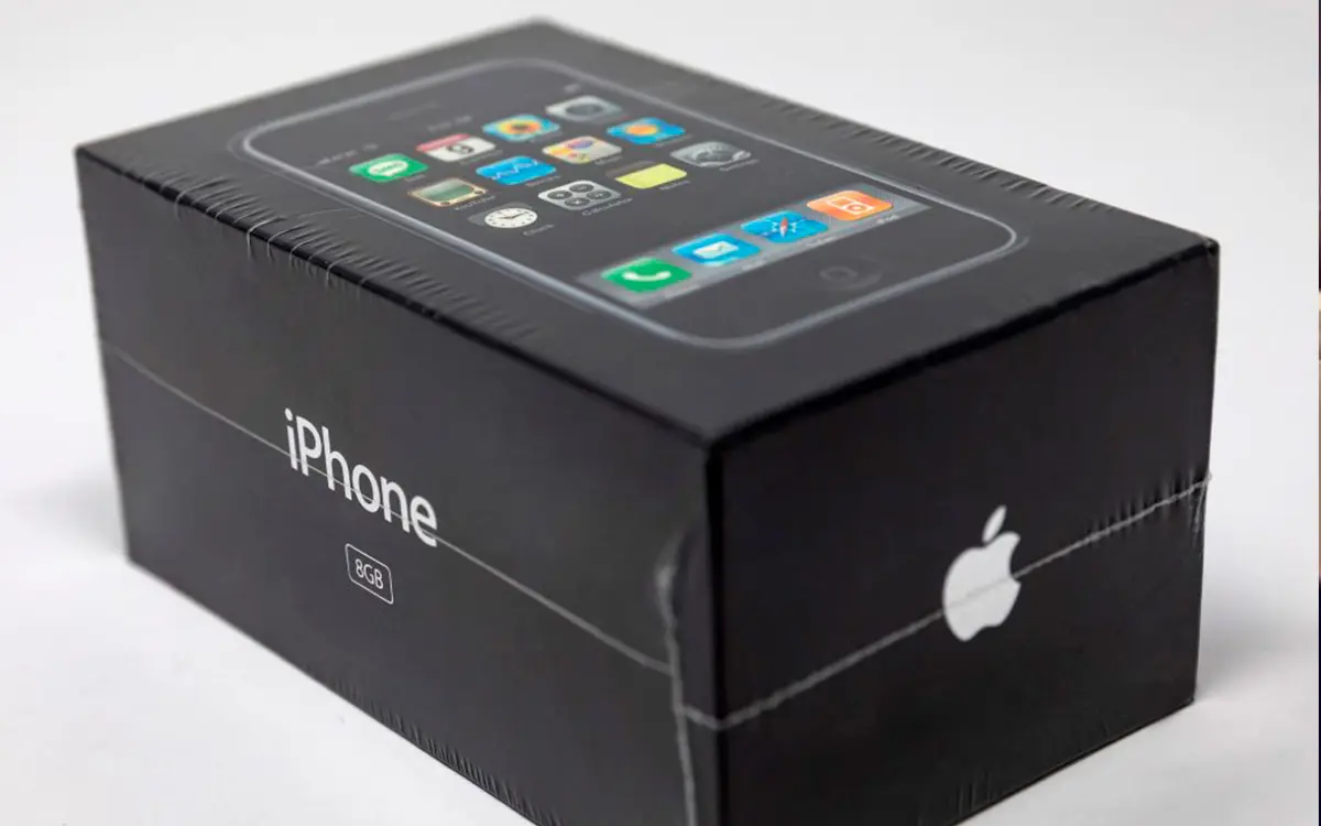 Mujer subasta en 63 mil dólares su iPhone de primera generación - ZMG Noticias Mujer consigue 63 mil dólares por su iPhone primera generación