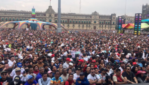 Se armó en grande el baile, miles de personas disfrutaron la música de sonideros en el Zócalo - ZMG Noticias