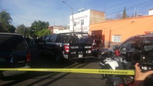 C5 capta camioneta robada y se genera persecución. - ZMG Noticias
