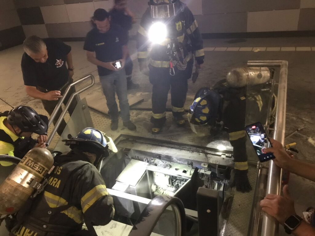 Corto circuito genera incendio en estación del Tren Ligero de Guadalajara - ZMG Noticias