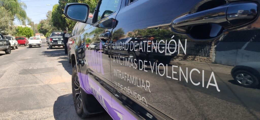 Policías de Zapopan detienen a presunto agresor de mujer en colonia Constitución<br> - ZMG Noticias Policías de Zapopan detienen a presunto agresor de mujer en colonia Constitución<br> - ZMG Noticias