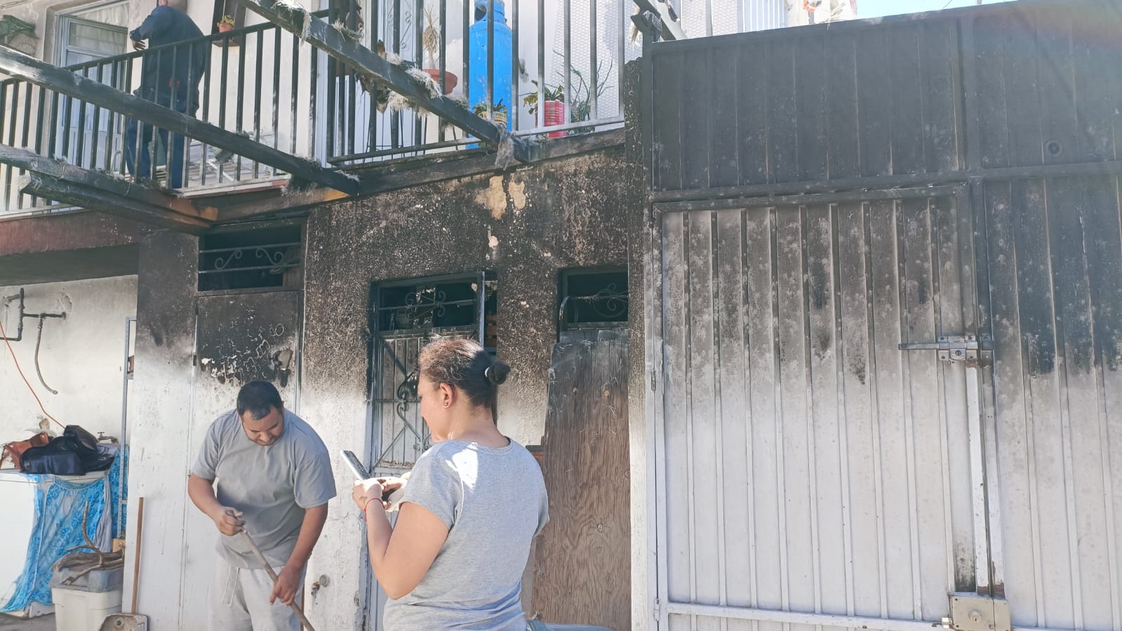 Se incendia un tejaban por quemar hojas y ramas - ZMG Noticias