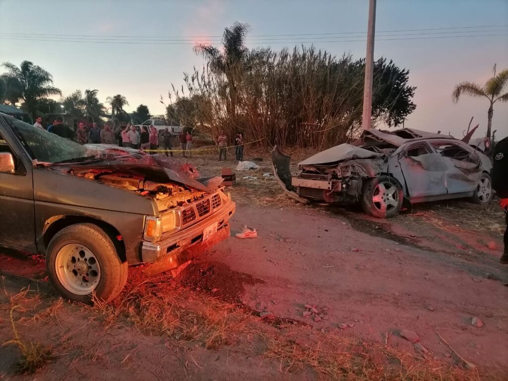 Un adulto y dos menores murieron en un accidente en Jalostotitlán - ZMG Noticias