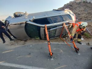 Vuelca camioneta en Jardines de Tabachines - ZMG Noticias