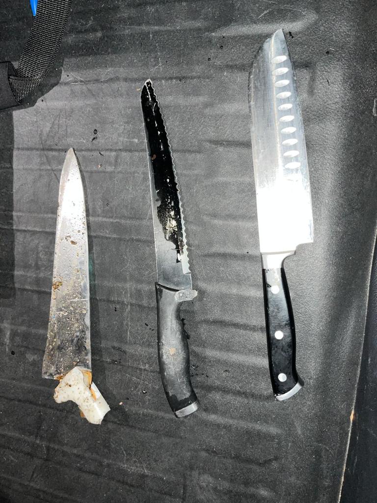 AGREDE A POLICÍAS Y AMENAZA CON PRENDER CILINDROS DE GAS; OFICIALES DE GUADALAJARA LO DETIENEN EN JARDINES DE LA CRUZ - ZMG Noticias