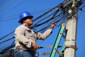 Retiran más de 200 toneladas de cable obsoleto de las calles de Guadalajara - ZMG Noticias