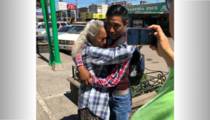 Después de 20 años de vivir en la indigencia, joven sonorense se reencuentra con su familia - ZMG Noticias