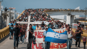 5 mil migrantes parten desde Tapachula en un “viacrucis” migratorio - ZMG Noticias