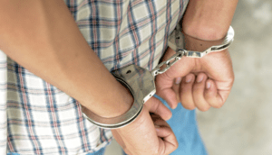 Detienen a empleados de una empresa de telecomunicaciones por su posible autoría en el robo a una residencia - ZMG Noticias