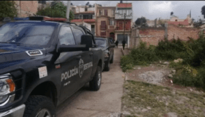 Cinco personas son rescatadas de una finca en Encarnación de Díaz