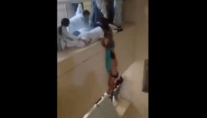 Personal del IMSS rescata a paciente por caída de segundo piso - ZMG Noticias