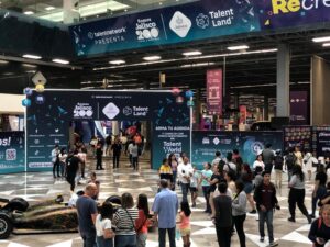 Miles de jóvenes llegan a mostrar su talento e innovación en el Jalisco Talent Land - ZMG Noticias