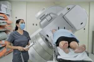 Utilizan acelerador lineal para curar cáncer en IJC - ZMG Noticias
