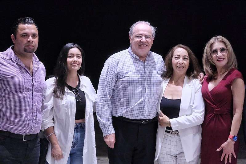 Reconociendo a edificios libres de humo, conmemoran el Día Mundial sin Tabaco - ZMG Noticias