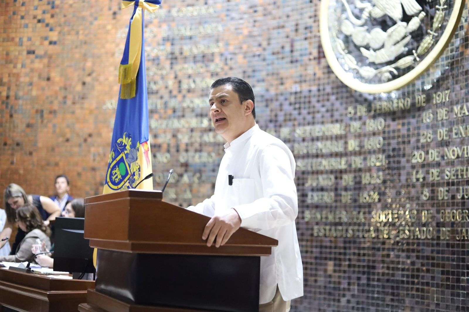 Propone diputado José María Martínez fondo de apoyo a productores de leche de Jalisco - ZMG Noticias