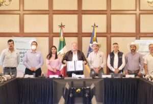 Acuerdan gobierno de Jalisco y lecheros unir esfuerzos por un mercado más justo - ZMG Noticias